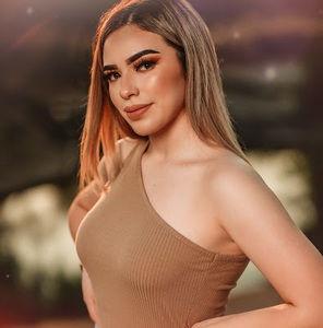 Meet your Posher, Glam by